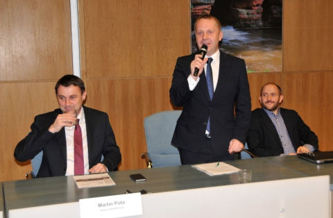 Lidí, ohrožených chudobou, přibývá. Ale zákon o sociálním bydlení stále chybí